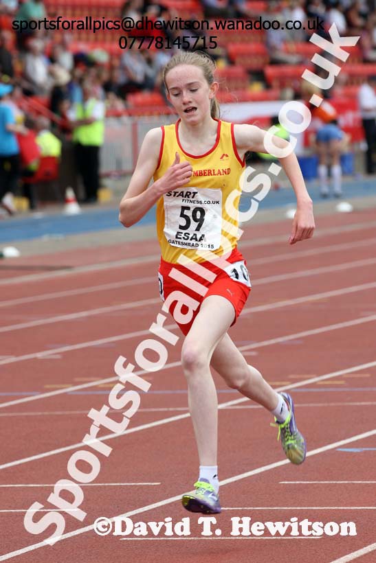 Junior girls 1500 metres, 2015 English Schools Track and Field Champs., Gateshead Stadium. Photo: David T. Hewitson/Sports for All Pics